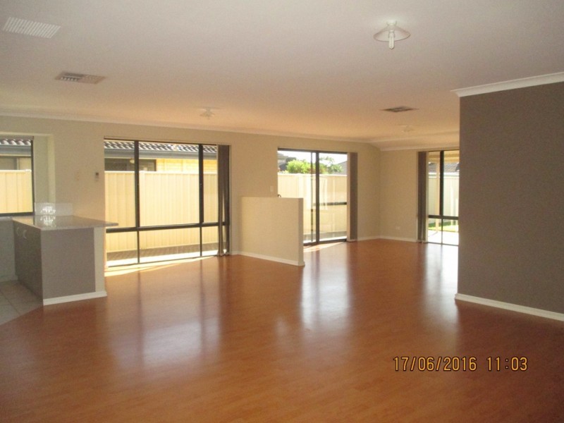 11 Kerrison Parade, Seville Grove WA 6112