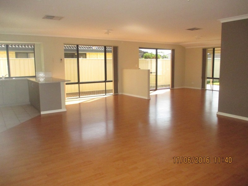 11 Kerrison Parade, Seville Grove WA 6112