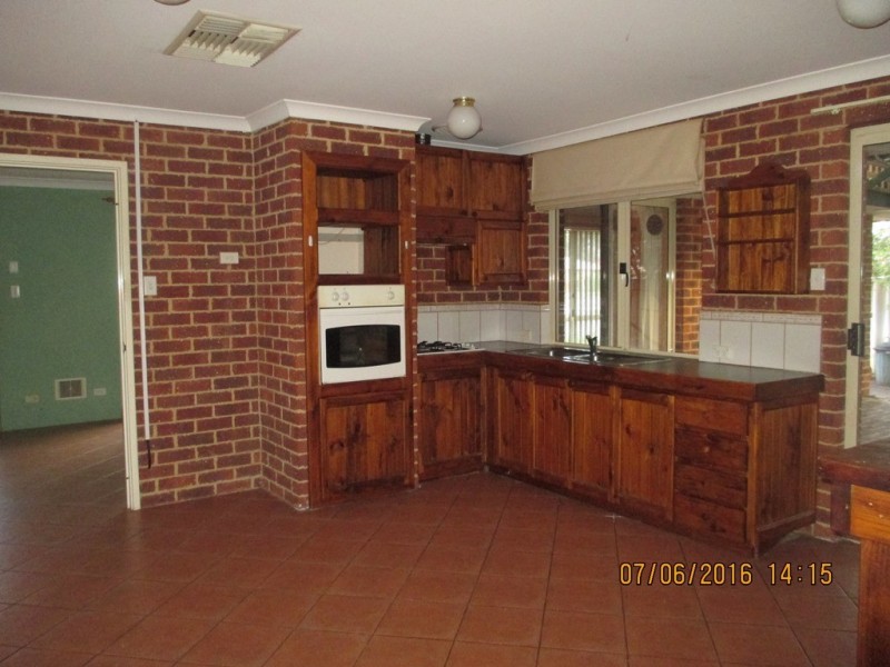 168 Seville Drive, Seville Grove WA 6112