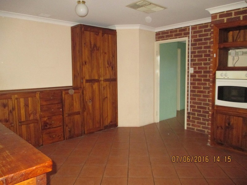 168 Seville Drive, Seville Grove WA 6112