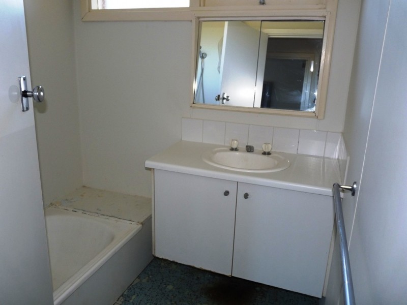 17 Abingdon Place, Kelmscott WA 6111