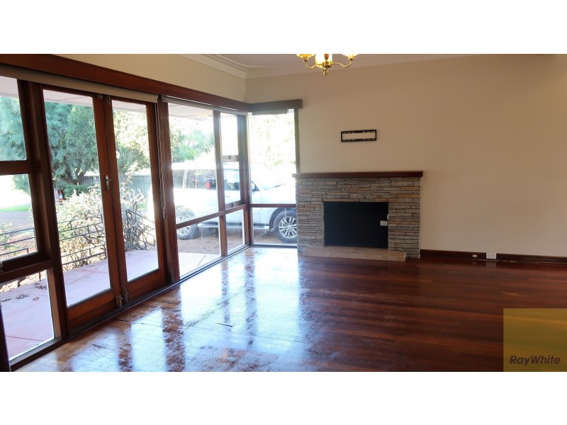 327 Eleventh Road, Hilbert WA 6112