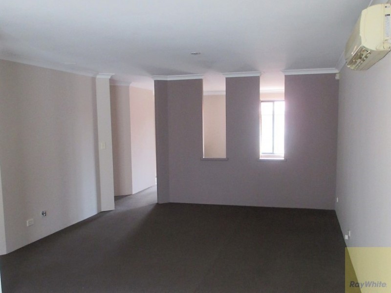 8/27 Babington Cres, Bayswater WA 6053