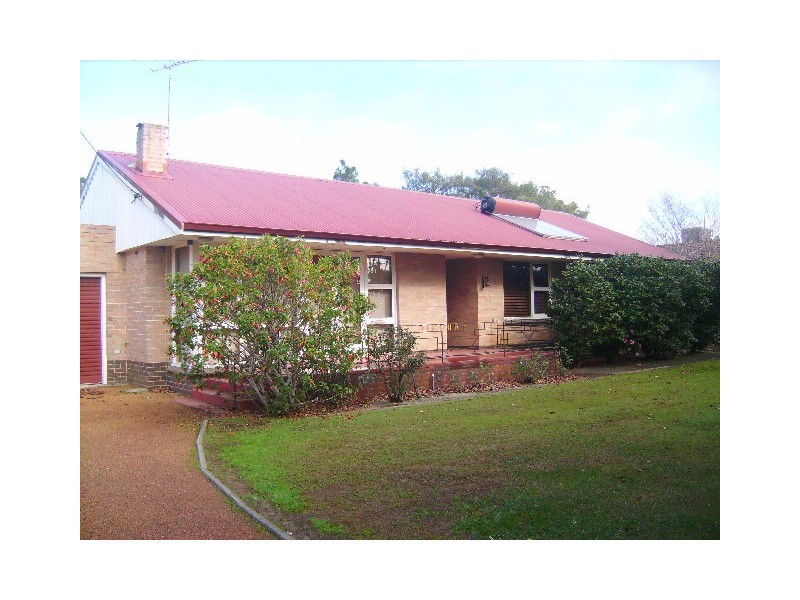 327 Eleventh Road, Brookdale WA 6112