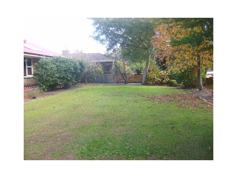 327 Eleventh Road, Brookdale WA 6112