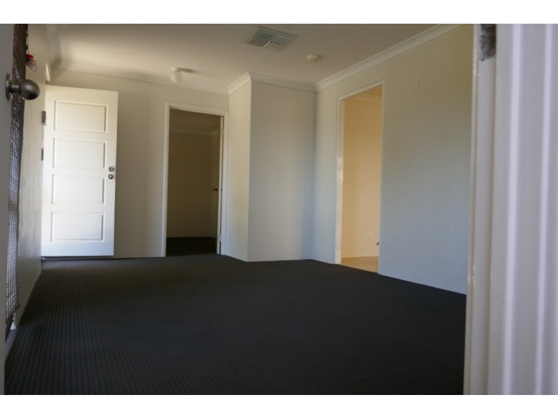 29 Reveley Close, Seville Grove WA 6112