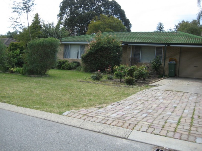 6 Silver Mallee Close, Camillo WA 6111