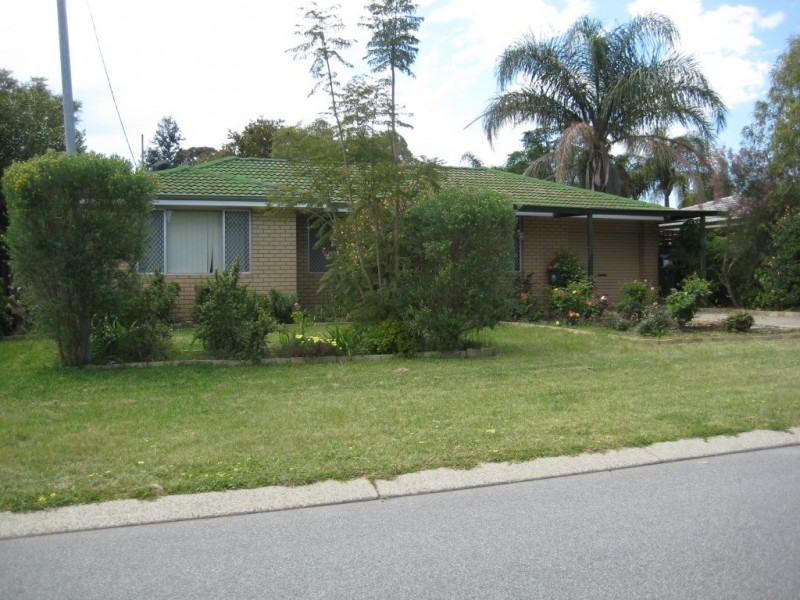 6 Silver Mallee Close, Camillo WA 6111