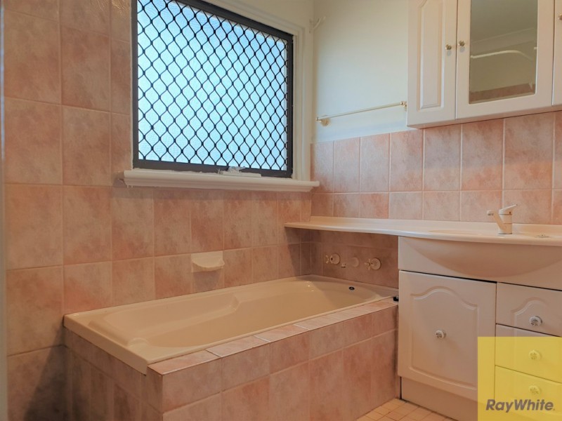 4 Cherry Way, Camillo WA 6111