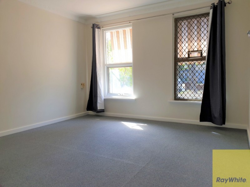 4 Cherry Way, Camillo WA 6111