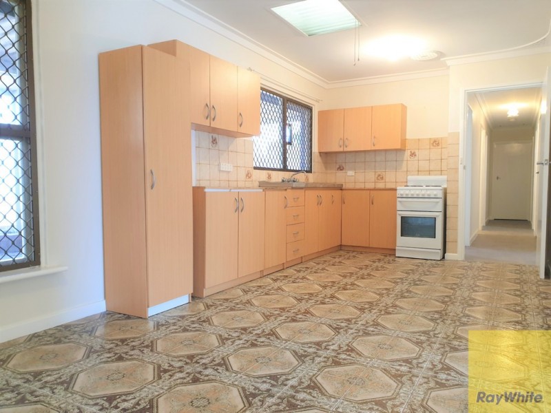 4 Cherry Way, Camillo WA 6111