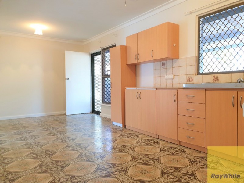 4 Cherry Way, Camillo WA 6111