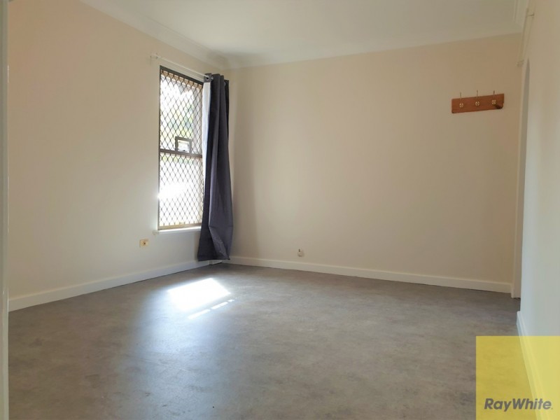 4 Cherry Way, Camillo WA 6111