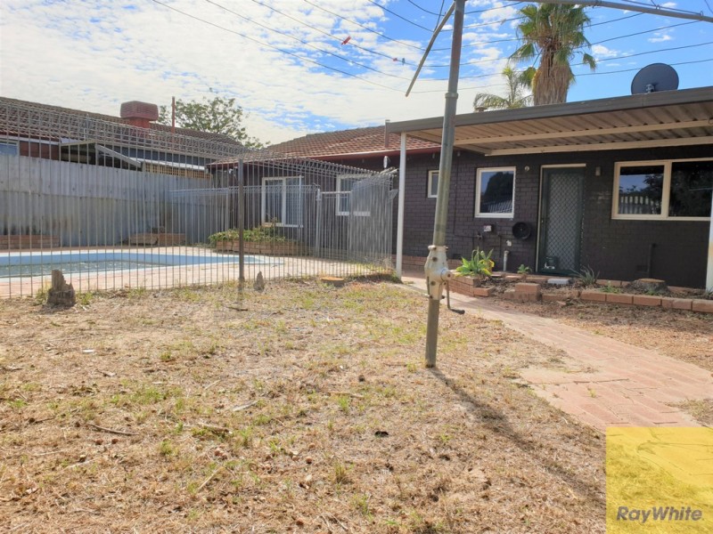 4 Cherry Way, Camillo WA 6111