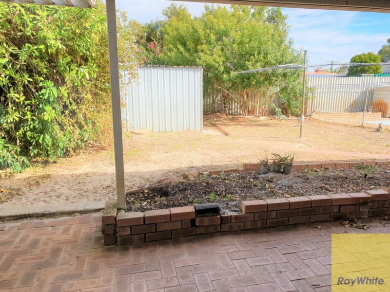 4 Cherry Way, Camillo WA 6111