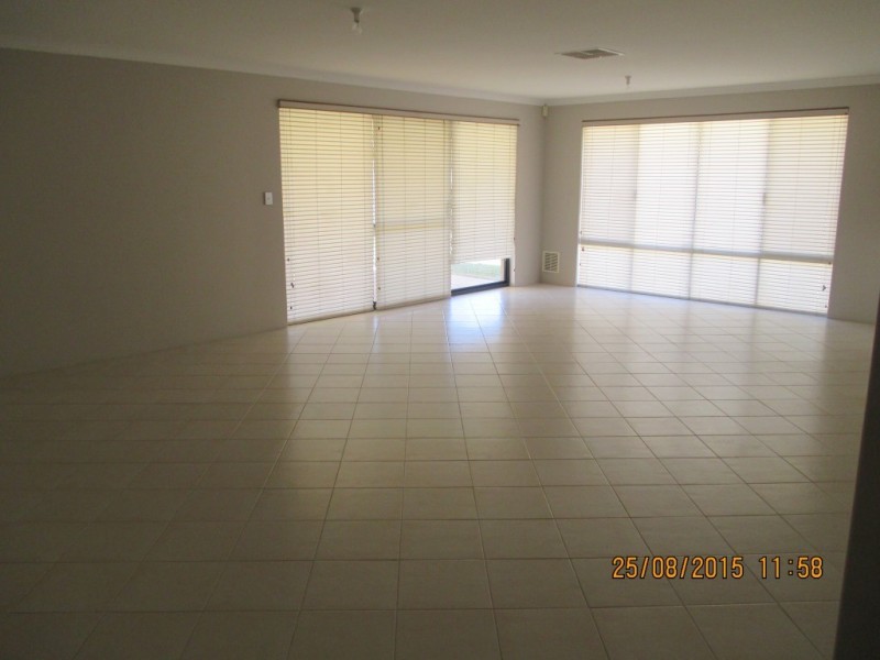 32 Teal Brook Circle, Seville Grove WA 6112