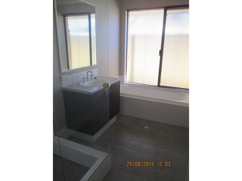 32 Teal Brook Circle, Seville Grove WA 6112