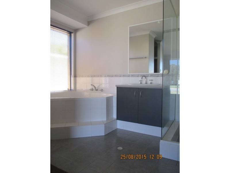 32 Teal Brook Circle, Seville Grove WA 6112