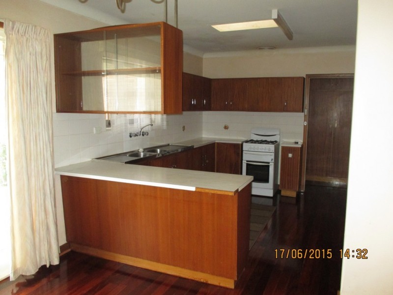 31 Lucich Street, Kelmscott WA 6111