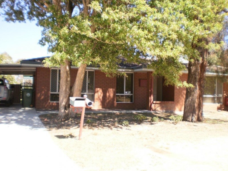 27 Kootingal Road, Armadale WA 6112