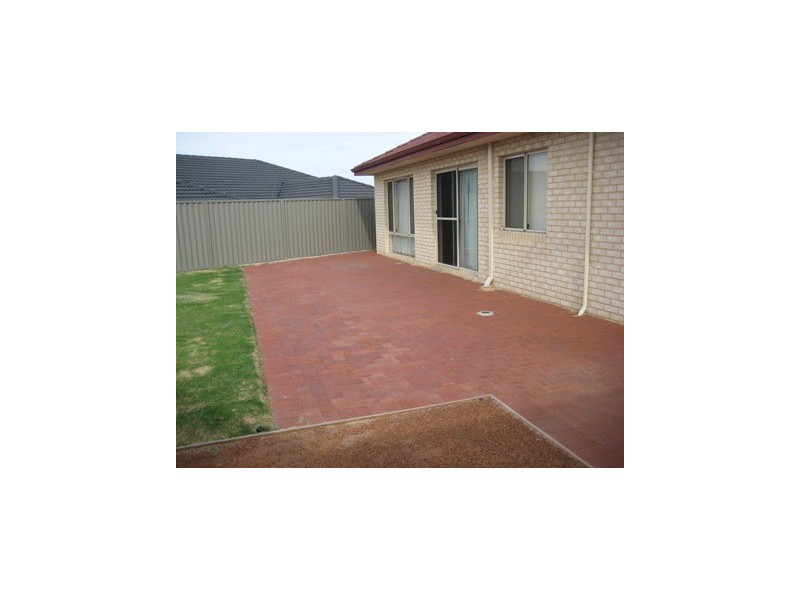 134 Columbia Parkway, Piara Waters WA 6112