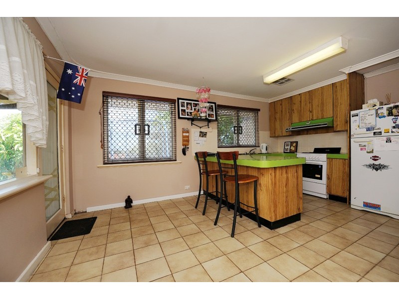 21 Tredale Road, Mount Richon WA 6112