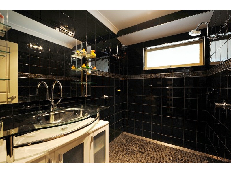 21 Tredale Road, Mount Richon WA 6112