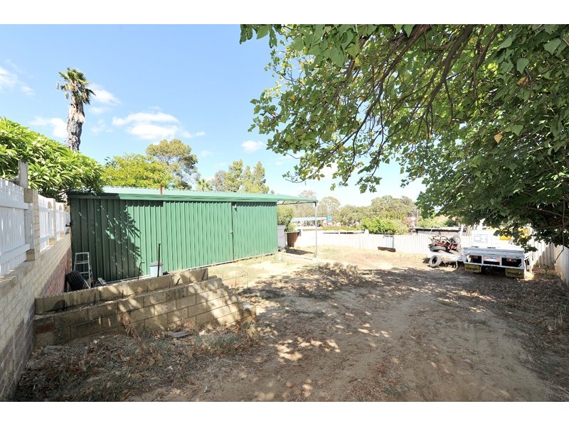 21 Tredale Road, Mount Richon WA 6112