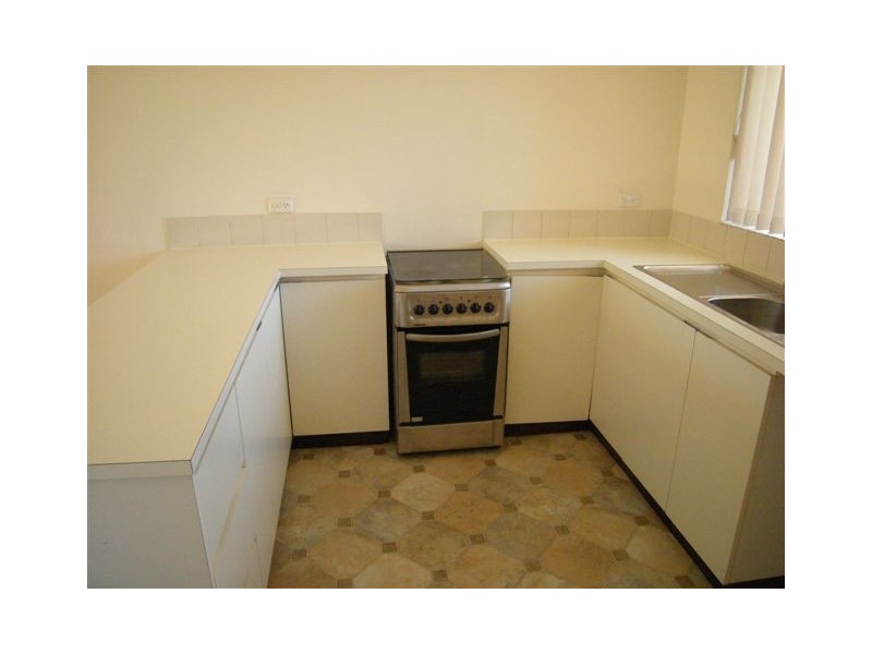 1/11 Stott Close, Armadale WA 6112