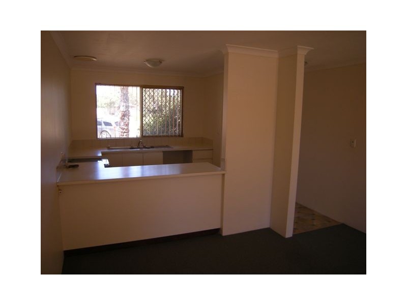 1/11 Stott Close, Armadale WA 6112