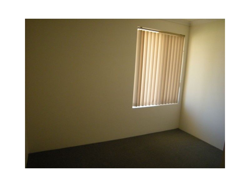 1/11 Stott Close, Armadale WA 6112