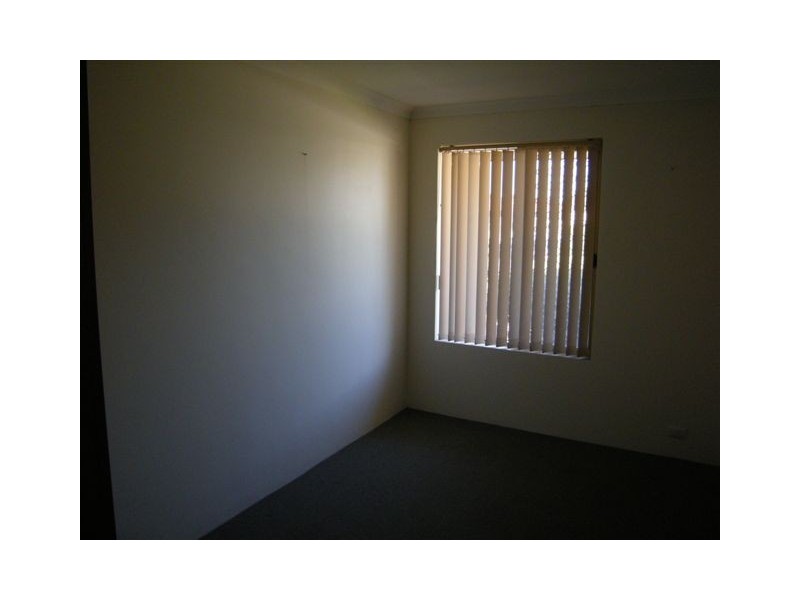 1/11 Stott Close, Armadale WA 6112