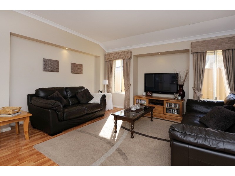 3 Lyon Road, Atwell WA 6164