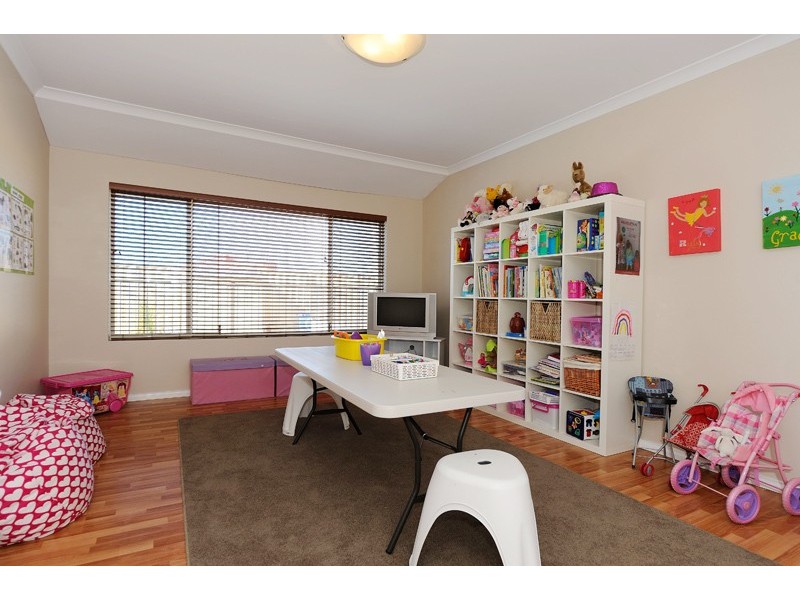 3 Lyon Road, Atwell WA 6164