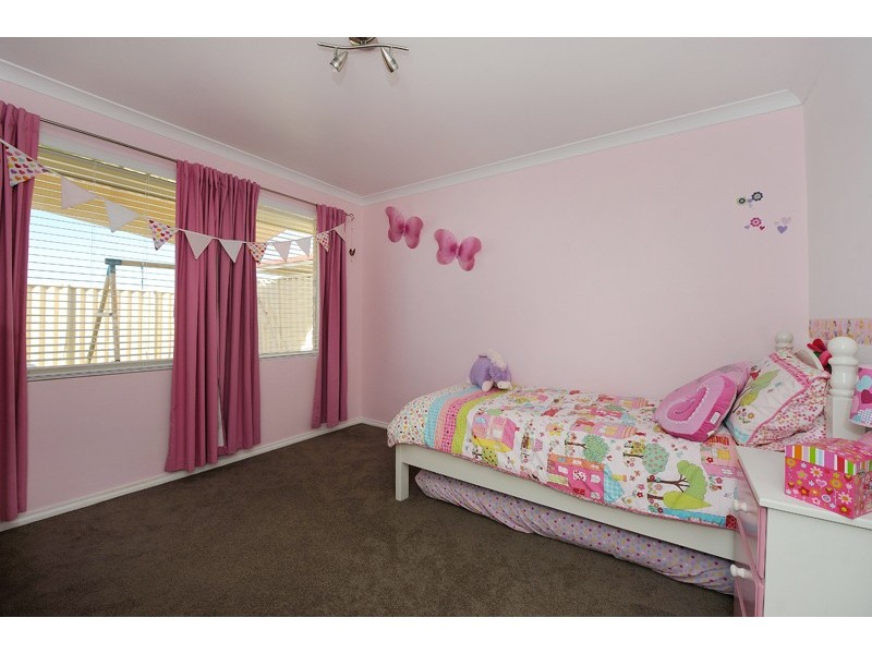 3 Lyon Road, Atwell WA 6164