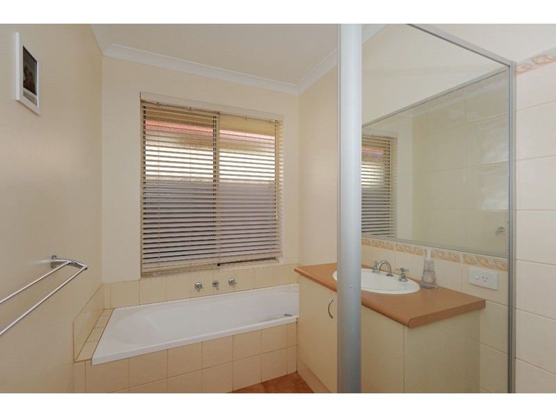 3 Lyon Road, Atwell WA 6164