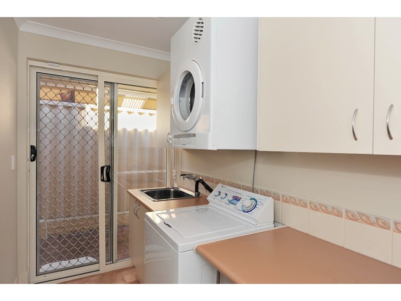 3 Lyon Road, Atwell WA 6164