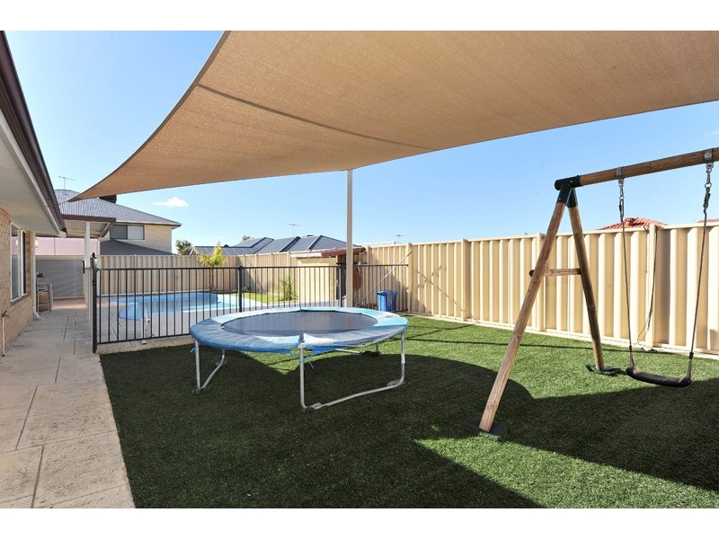 3 Lyon Road, Atwell WA 6164