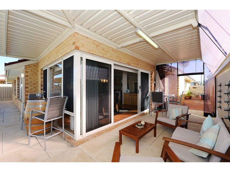 3 Lyon Road, Atwell WA 6164