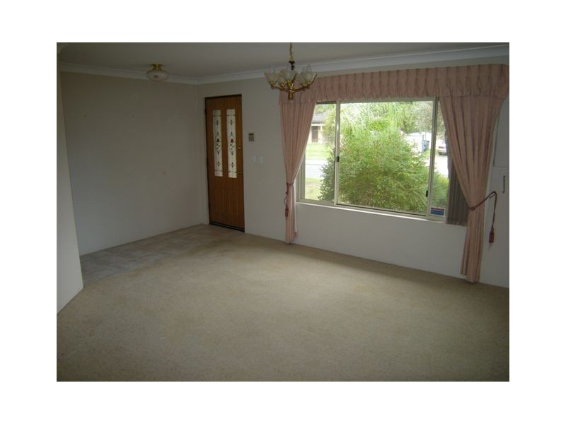 41 Farmer Ave, Brookdale WA 6112