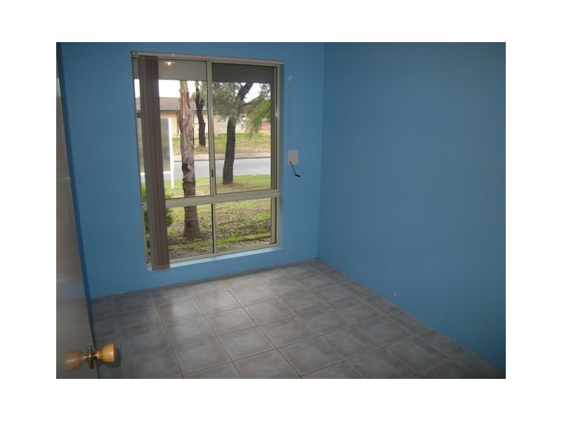 41 Farmer Ave, Brookdale WA 6112