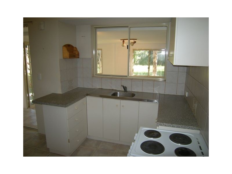 41 Farmer Ave, Brookdale WA 6112