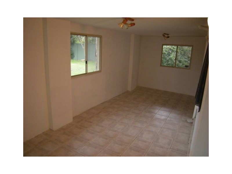 41 Farmer Ave, Brookdale WA 6112