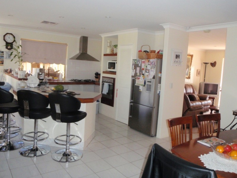 40 Eureka Place, Seville Grove WA 6112