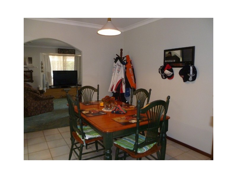 101 Grovelands Drive, Camillo WA 6111