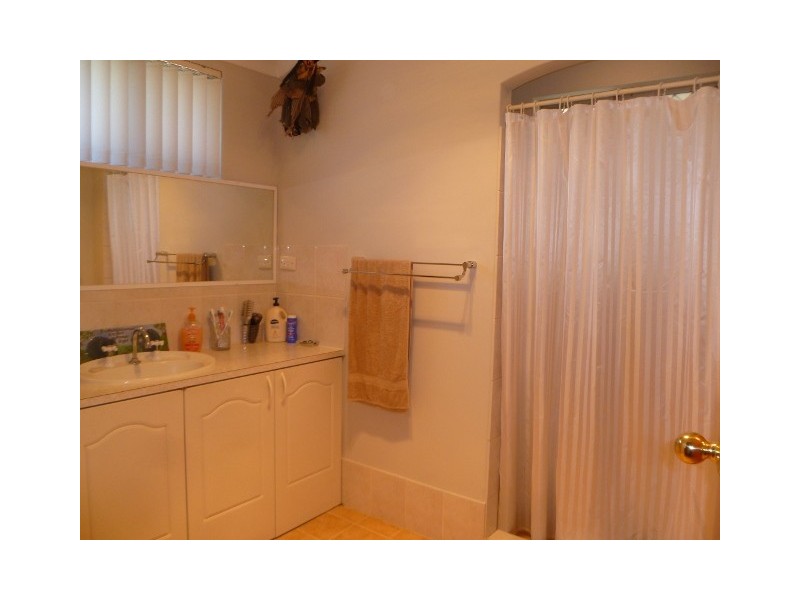 101 Grovelands Drive, Camillo WA 6111