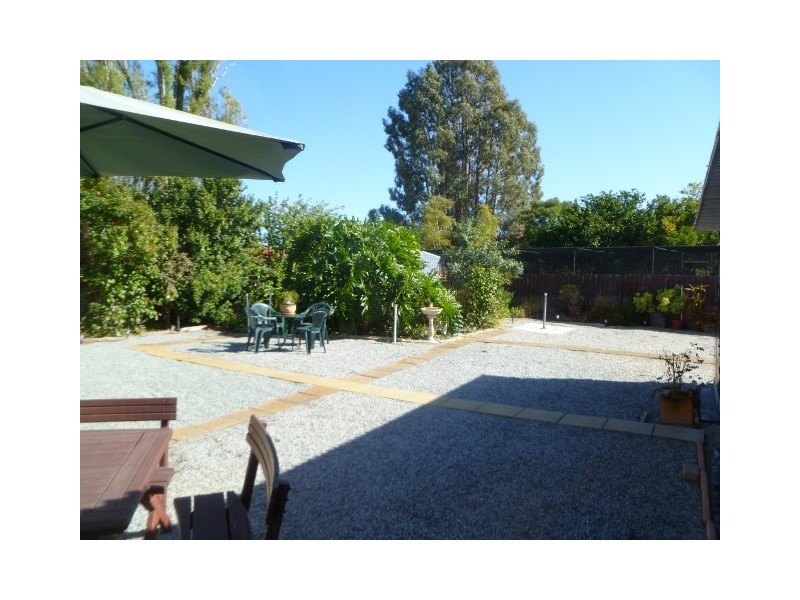 101 Grovelands Drive, Camillo WA 6111