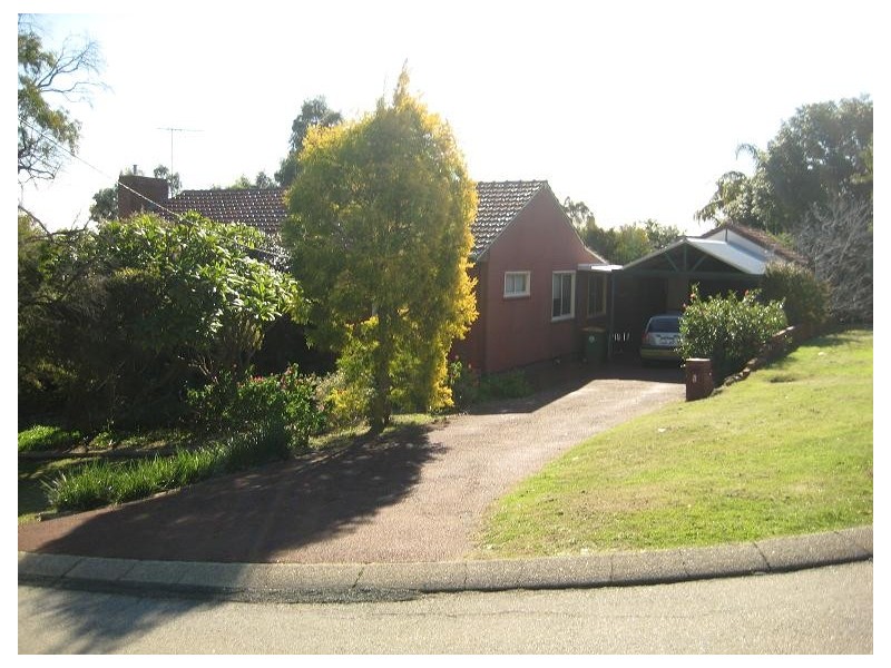 8 Brian Street, Mount Nasura WA 6112