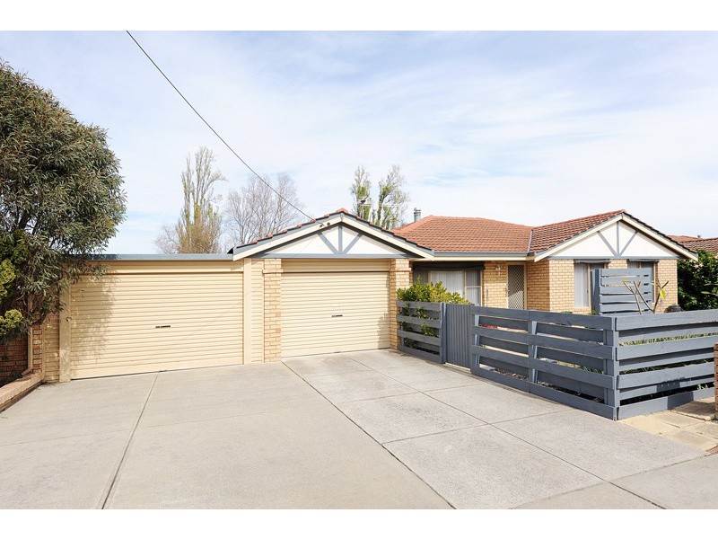 104 Strawberry Drive, Seville Grove WA 6112