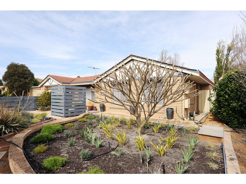 104 Strawberry Drive, Seville Grove WA 6112